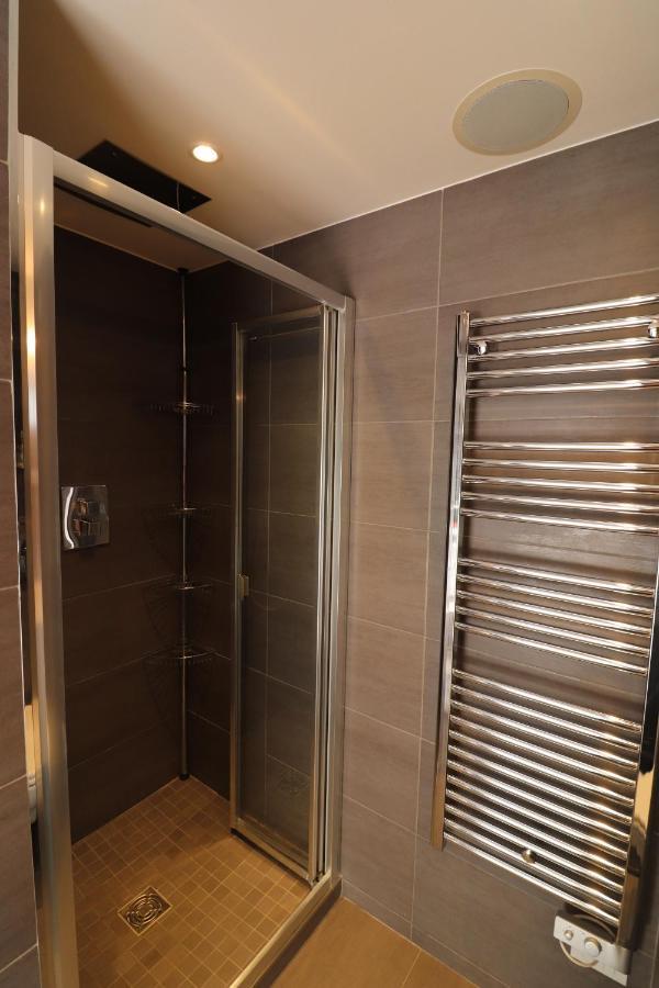 Superbe Studio Au Centre De Vence Apartment Bagian luar foto