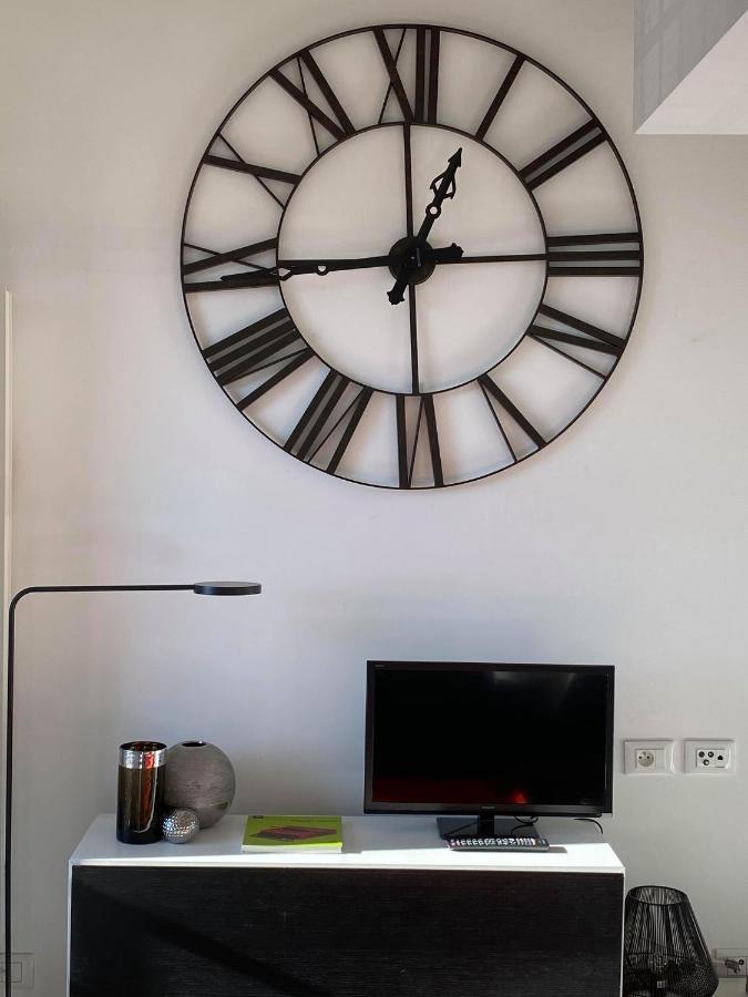 Superbe Studio Au Centre De Vence Apartment Bagian luar foto