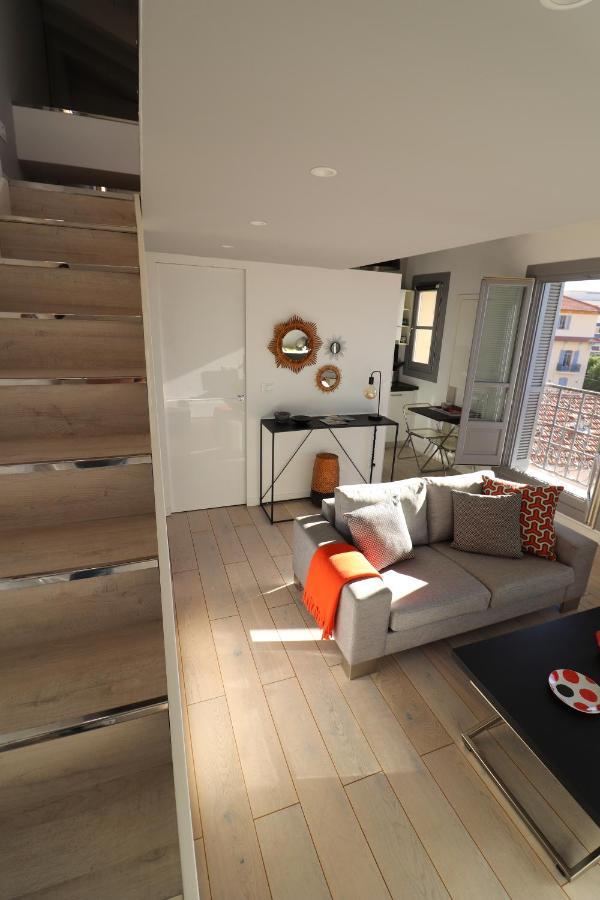 Superbe Studio Au Centre De Vence Apartment Bagian luar foto